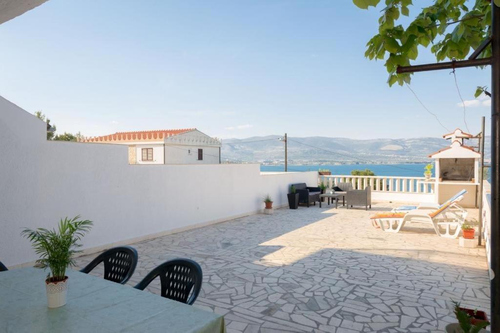 Ferienwohnung In Arbanija Mit Meerblick, Balkon, Klimaanlage, W-Lan 5137-1 トロギール エクステリア 写真